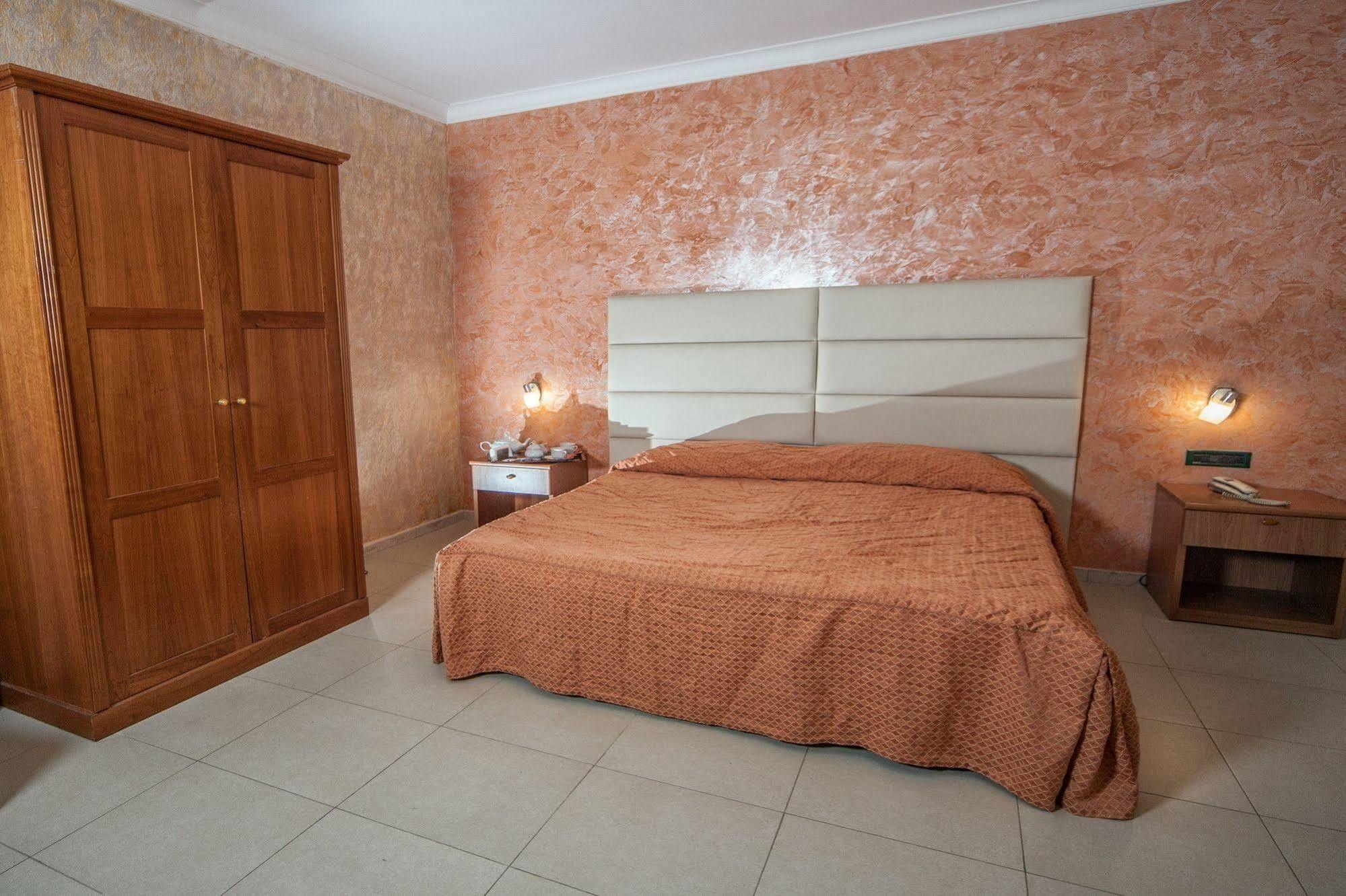 La Pace Bed & Breakfast Naples